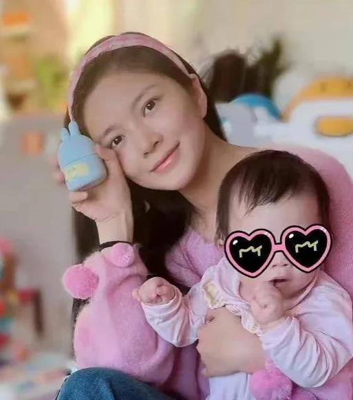 吃瓜小甜兔娱乐圈爆料,吃瓜小甜兔带你揭秘明星幕后故事